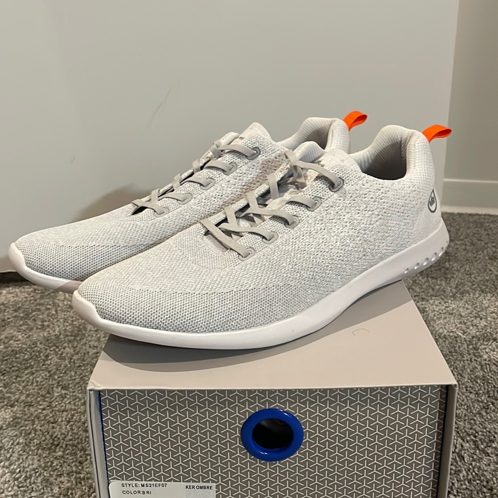 Peter Millar Hyperlight Glide size 15